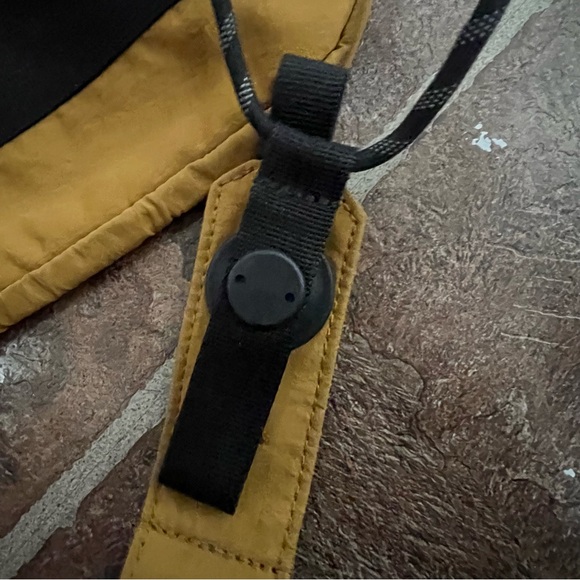 Lululemon Mustard Crossbody Bag - Picture 4 of 5